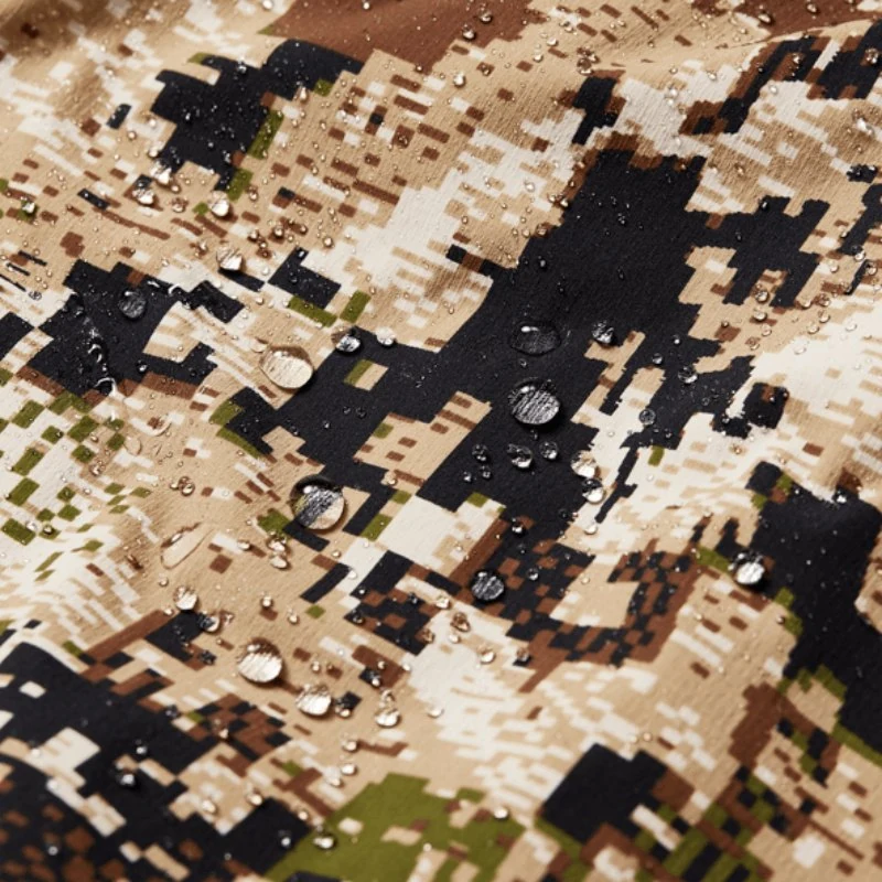 Detail of AinFad camouflage fabric